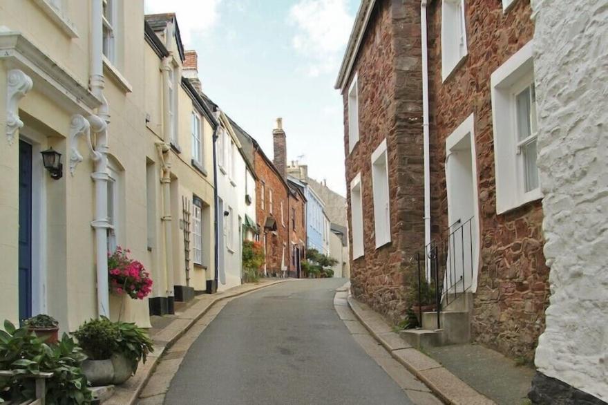 Cornish Cottage sea 100m four bedrooms Kingsand, homely & comfortable