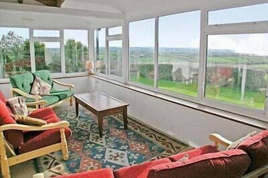 Large Holiday Cottage for families, groups near Bude in Cornwall