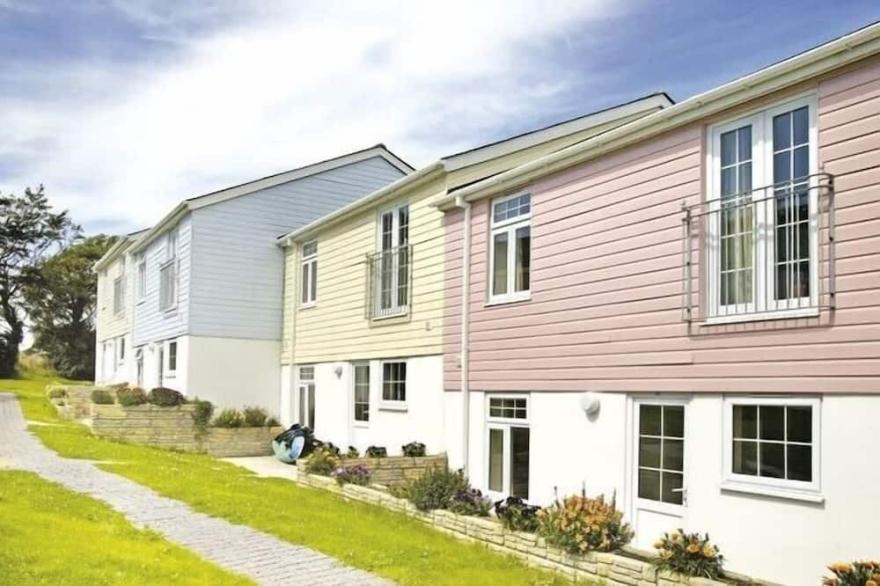 Atlantic Reach Cottage, Newquay.  Large 4 bed villa with leisure services & WiFi
