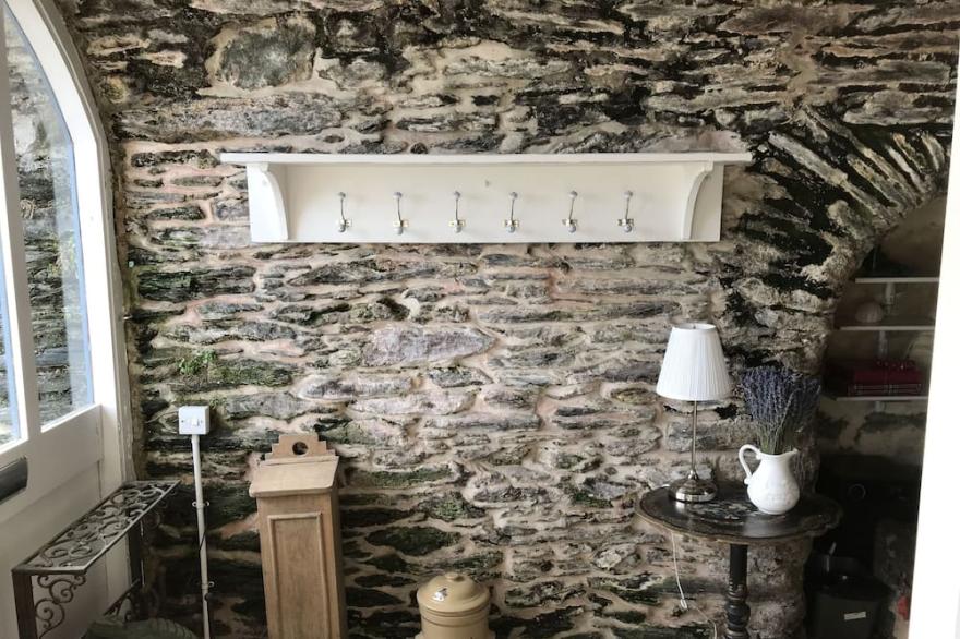 Cliff Garden Holiday Cottage in Portloe With Stunning Garden And Sea Views
