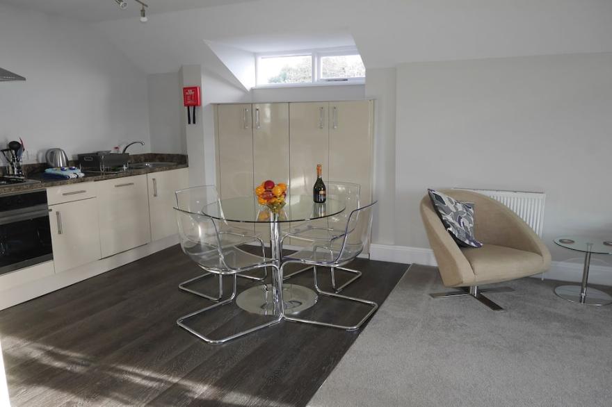 1 Astor House - stunning south facing uninterrupted sea views with balcony