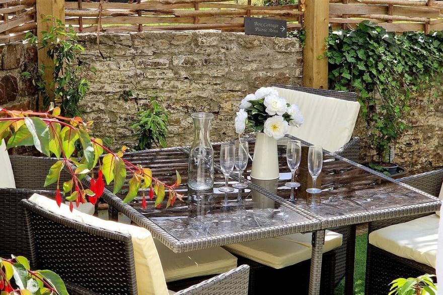 Box Cottage - Sleeps 6 | Pets* | Close To Village