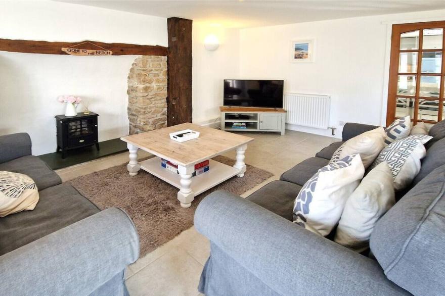 Box Cottage - Sleeps 6 | Pets* | Close To Village