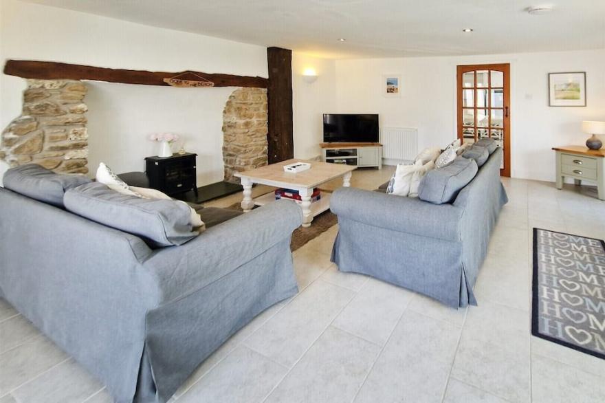 Box Cottage - Sleeps 6 | Pets* | Close To Village