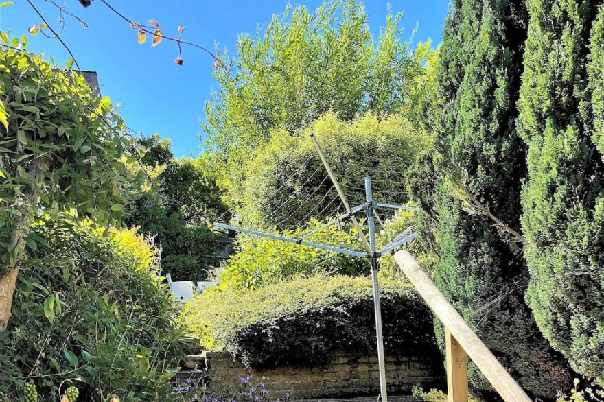 Sunbeam Cottage nestling in the heart of Branscombe village with a parking space