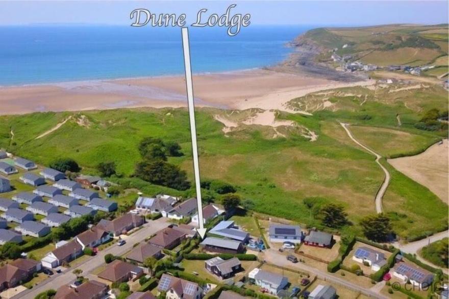 CROYDE DUNE LODGE | 3 Bedrooms | Located on beach path | Ramped Access