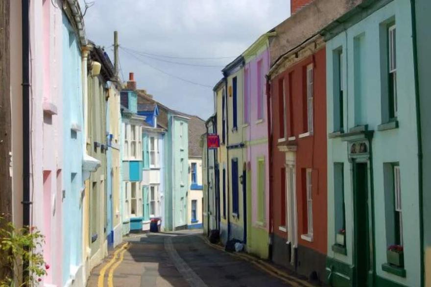 Situated Directly on Appledore Quayside. Overlooking the Torridge & Taw Estuary