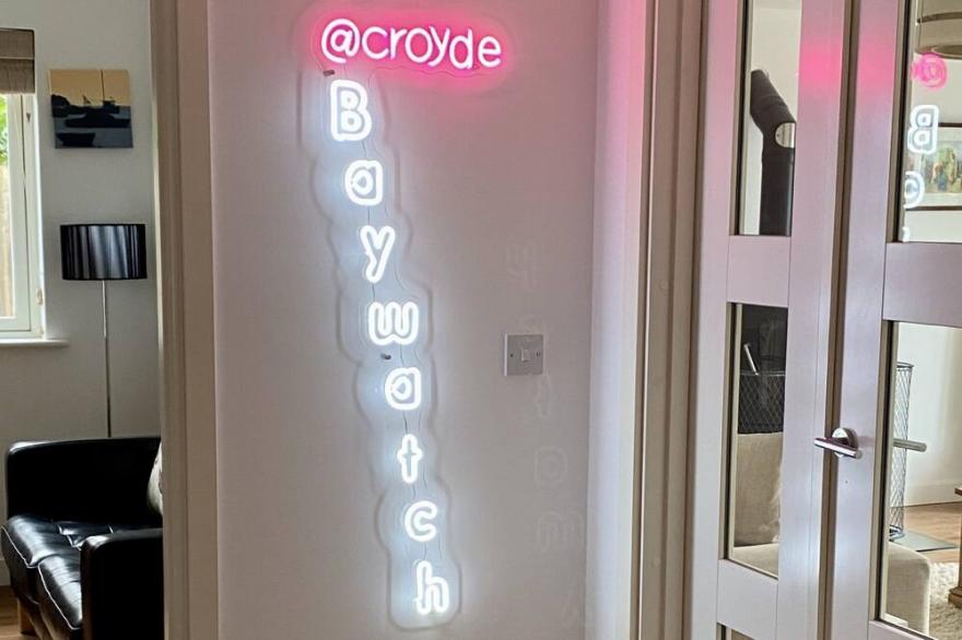 CROYDE BAYWATCH: 5* home, 5 bedrooms, kids TV room, hot tub, short walk to beach