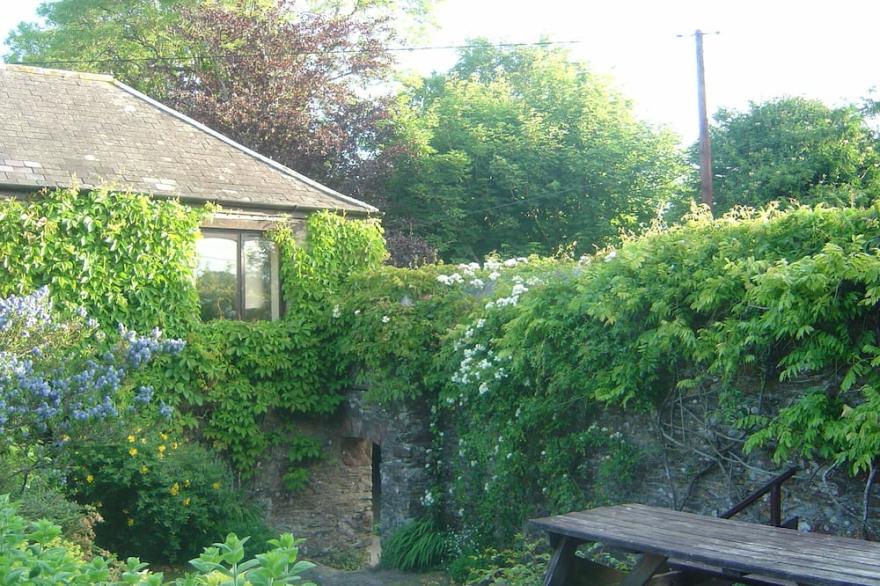 Outstanding barn conversion close to sea