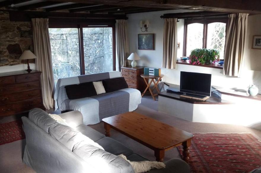 Outstanding barn conversion close to sea