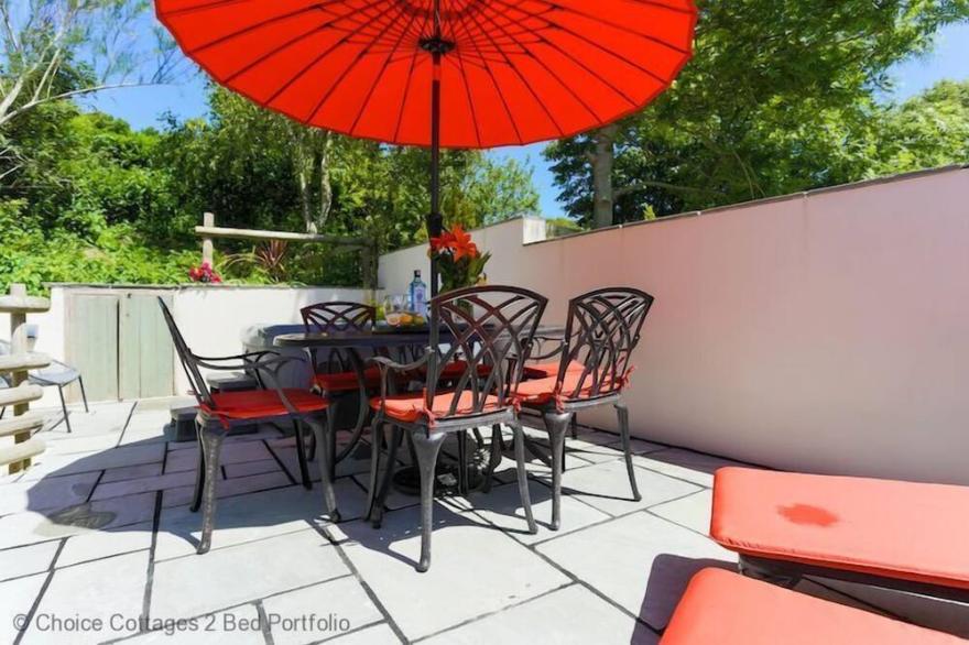 CROYDE THATCHERS HIDEAWAY | 2 Bedrooms | Croyde | Sleeps 5 | Hot Tub option