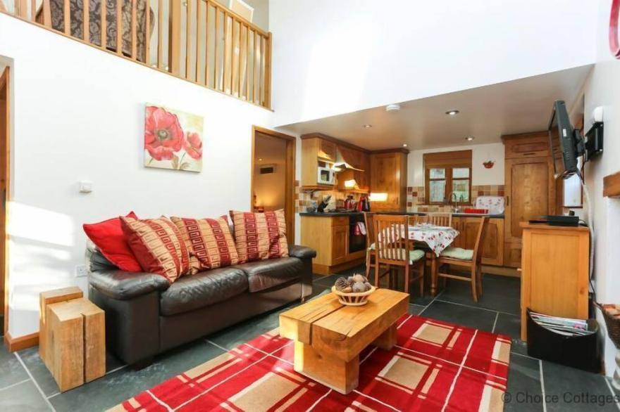 CROYDE THATCHERS HIDEAWAY | 2 Bedrooms | Croyde | Sleeps 5 | Hot Tub option