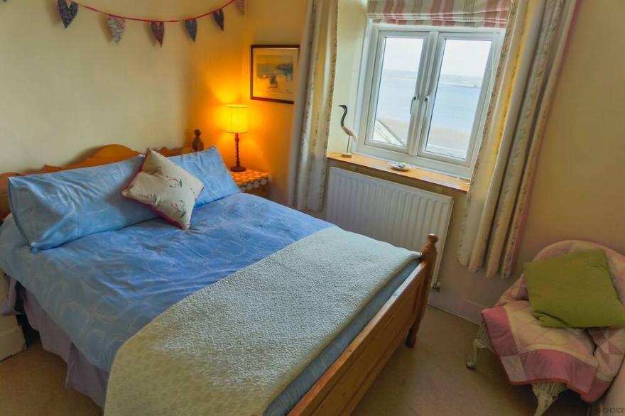 APPLEDORE GANNETS NEST | 3 Bedrooms | Appledore | Sleeps 5