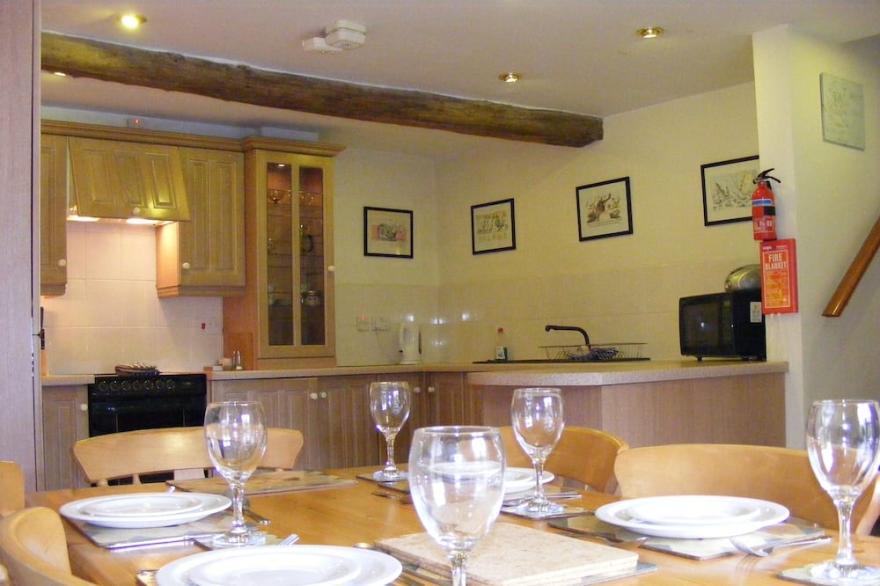 Modern Stone Cottage In Rural Settings, With 1.5 Acres Of Communal Gardens