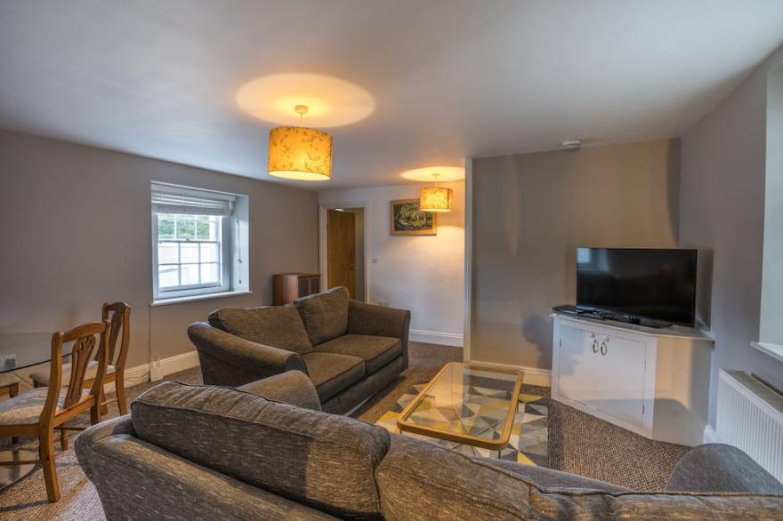 Perfect location for 2 bed 2 bath ground floor apartment(12)