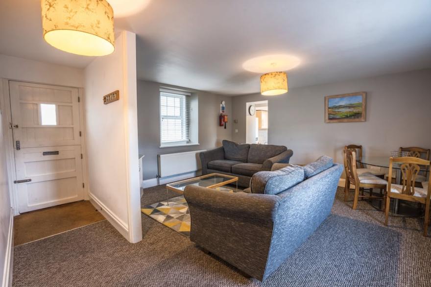 Perfect location for 2 bed 2 bath ground floor apartment(12)