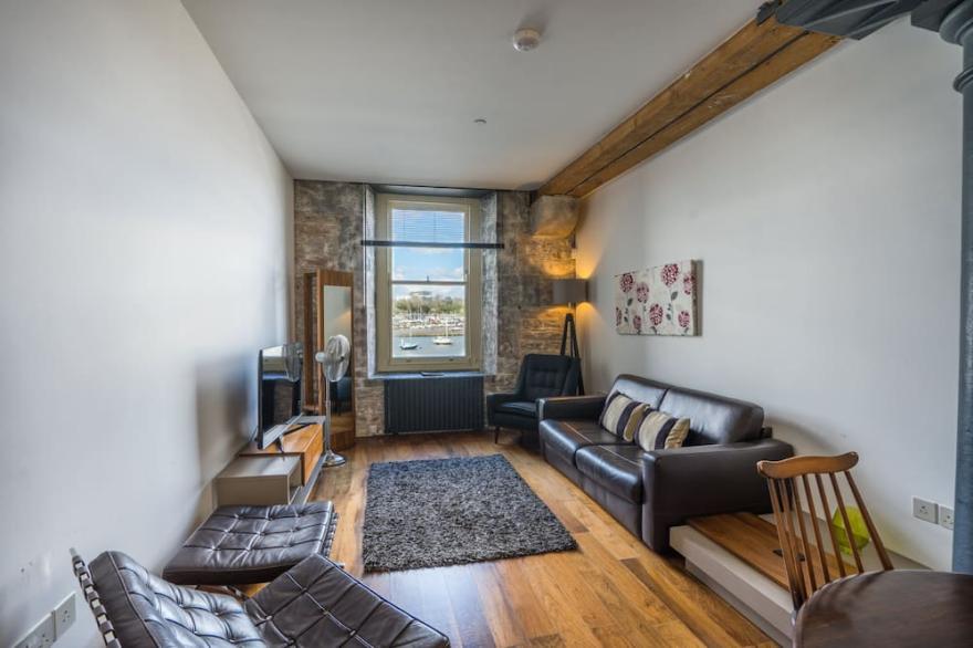6 Mills Bakery one bed sea view stylish apartment in Grade 1* historic Royal William Yard