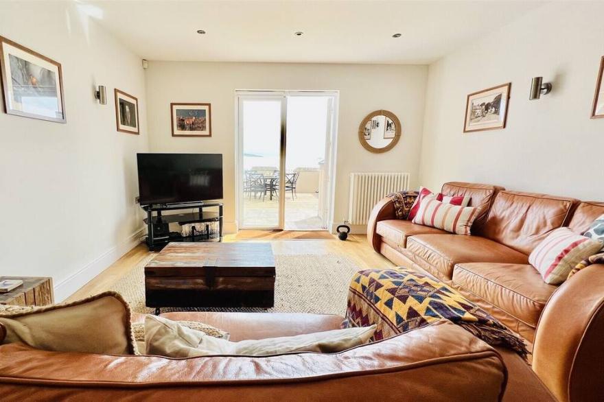 Surfside - Outstanding Sea Views | Pet* | Sleeps 6