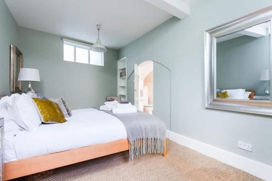 This large comfortable rambling Georgian house for 5 with panoramic city views