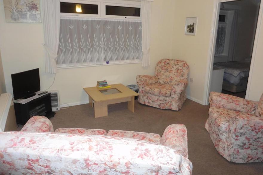 Comfortable Semi-detached Bungalow In Peaceful Location. Pets Welcome