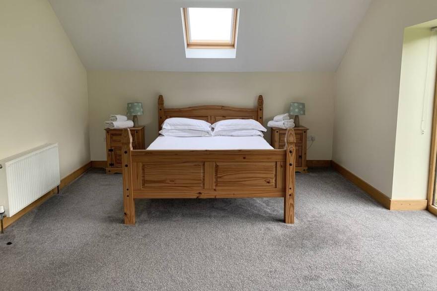 Contemporary Holiday Cottage ,waterside, rural views, Approx 11 miles from Bath