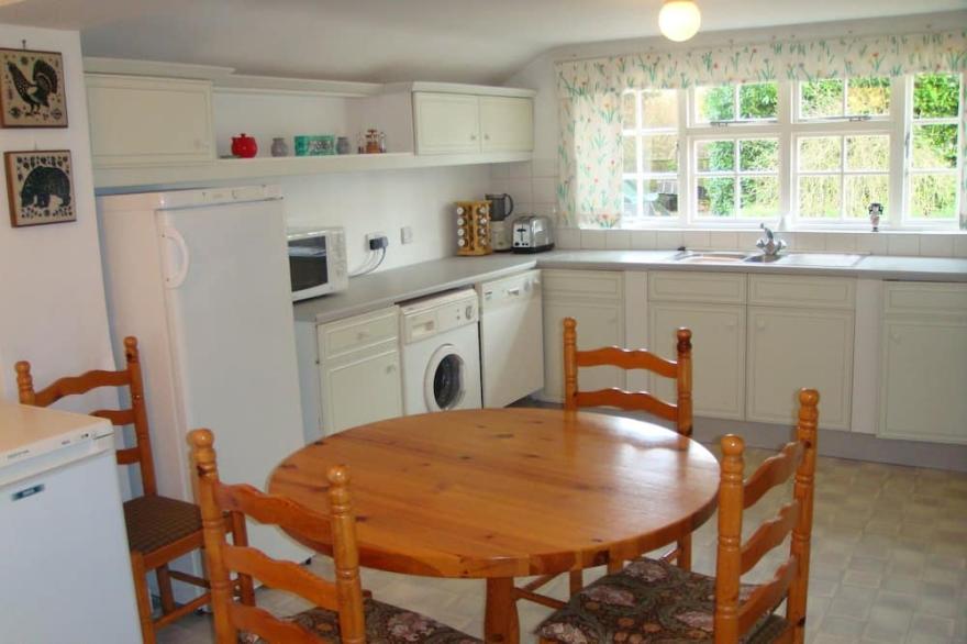Beautiful Self Contained Flat In A Fine Period Country House