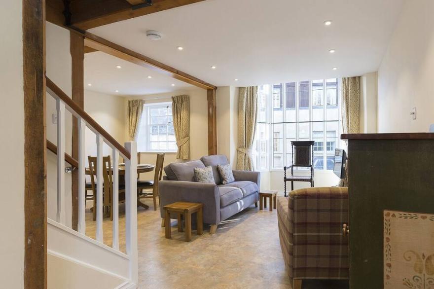 A sudeley castle cottage that sleeps 3 guests  in 2 bedrooms