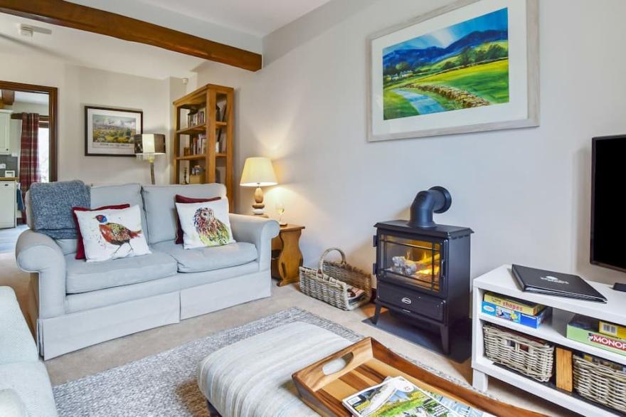 Stepping Stones Cottage - sleeps 4 guests  in 2 bedrooms