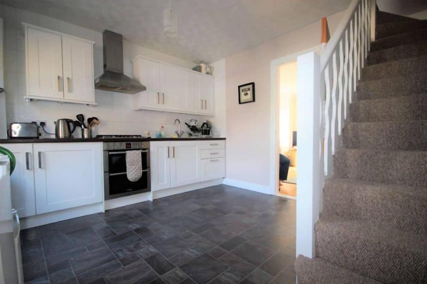 An idyllic coastal cottage minutes from the beach
