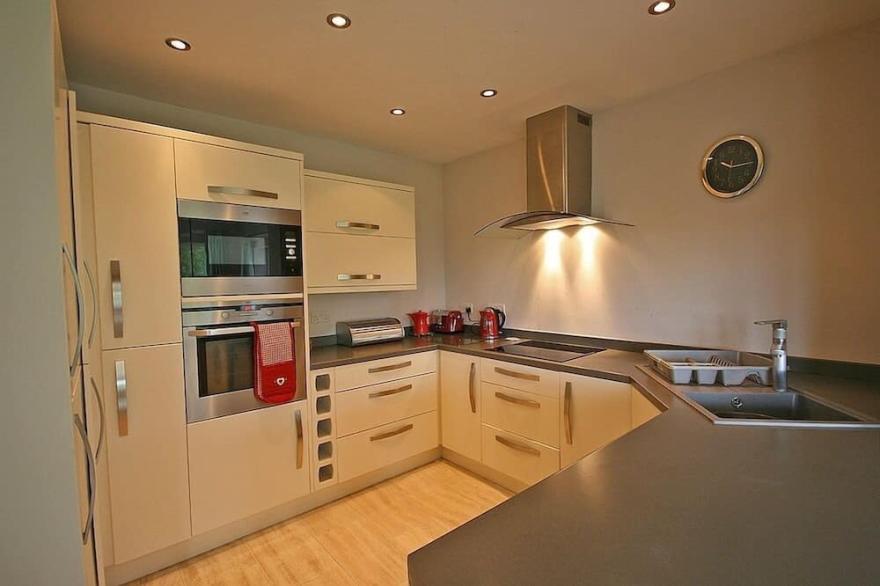 Nestled In Northumbrian Village Of Otterburn w/Sun Lounge To Patio & Garden