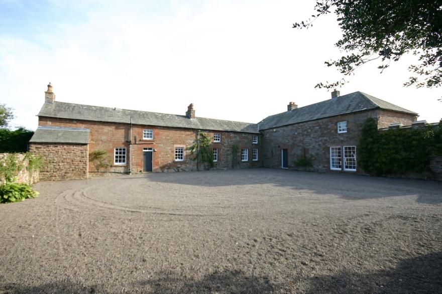 Kirkandrews House.  Sleeps 13 in 7 Bedrooms, 5 Bathrooms. Pets allowed
