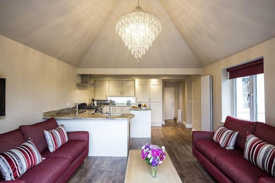 Perfect Location, Just A Three Minute Walk To Keswick Town Centre