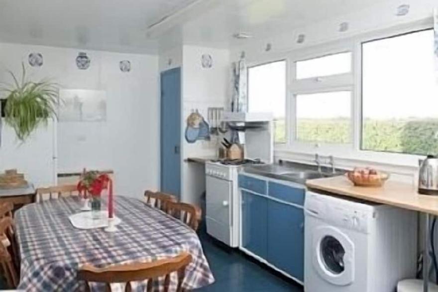 A pretty detached  bungalow with climbing roses central for north yorkshire
