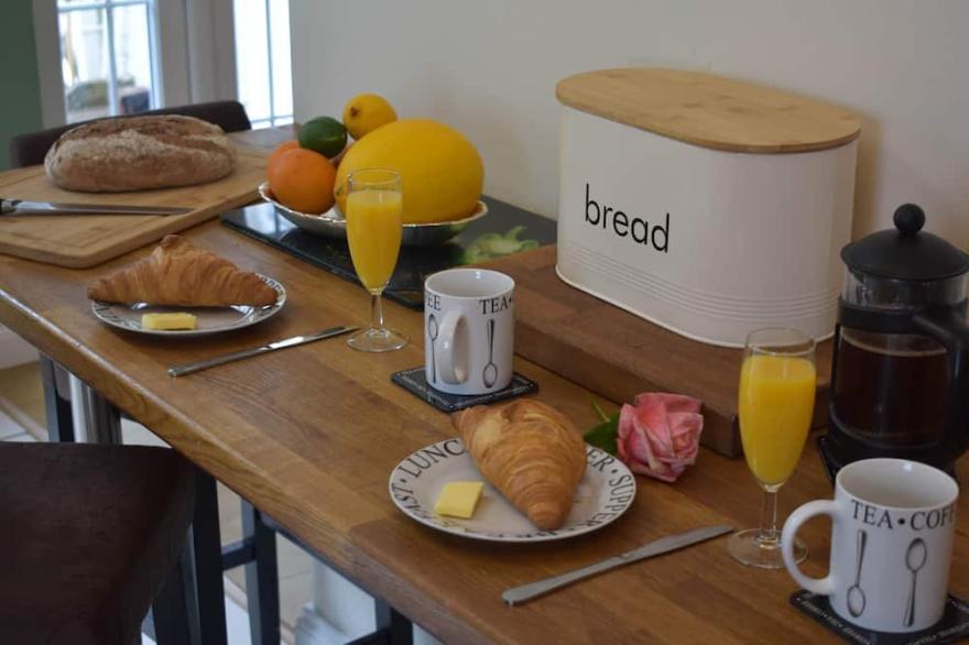 Fern Lea, Sleights - sleeps 10, 5 beds, 3 bathrooms