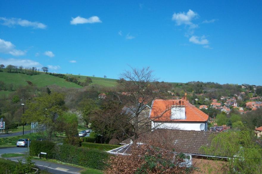 Fern Lea, Sleights - sleeps 10, 5 beds, 3 bathrooms