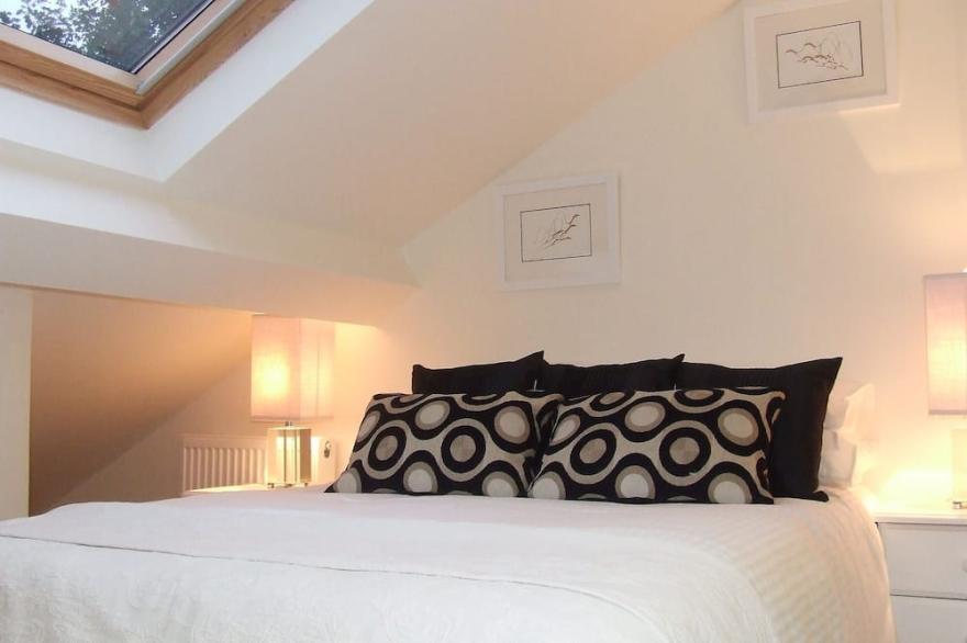 Beverley town centre modern duplex apartment