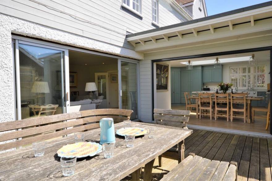 Hope Cottage -  a house that sleeps 10 guests  in 5 bedrooms