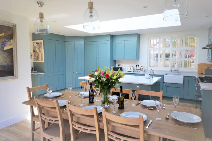 Hope Cottage -  a house that sleeps 10 guests  in 5 bedrooms