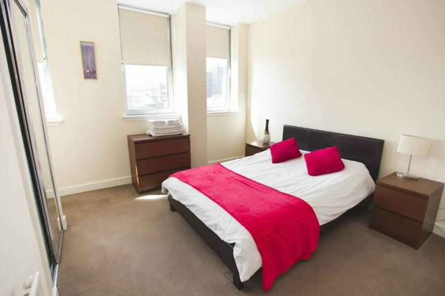 Modern flat slept for 4 in Glasgow city center