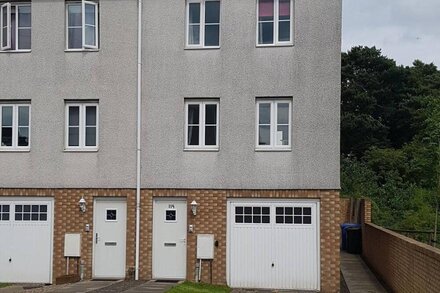 Livingston 4 Bedroom Townhouse - Central Belt of Scotland