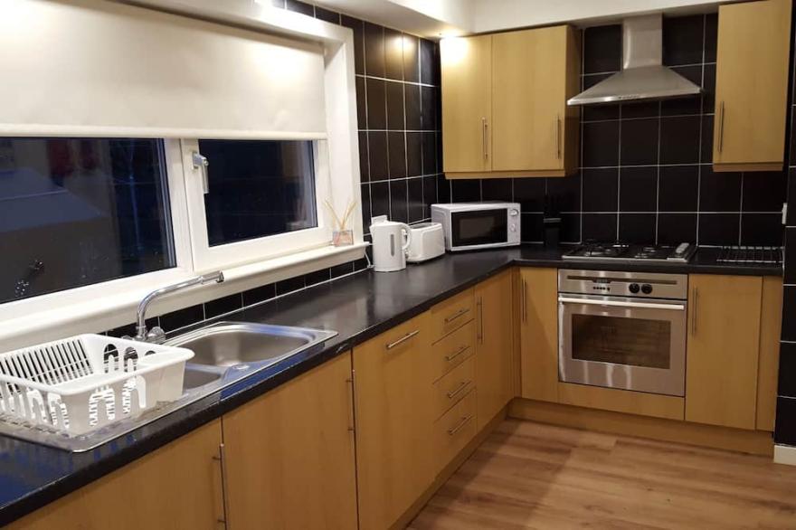 3 Bed house, Central Scotland Location, sandwiched between Glasgow & Edinburgh