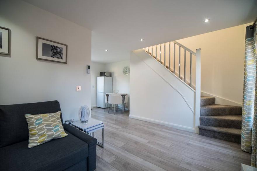 modern and stylish service, self catering accommodation in Falkirks town centre.