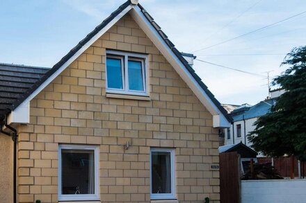 modern and stylish service, self catering accommodation in Falkirks town centre.