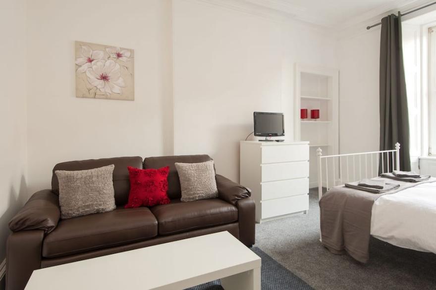 Genuine 2 Bedroom City Centre Apartment