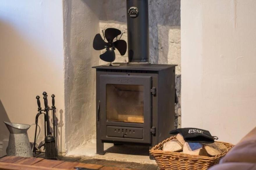 COUNTRY NEST- Cosy Spacious Cottage