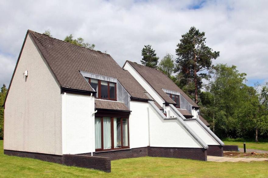 Luxury 5 Star Country Home beside Gleneagles