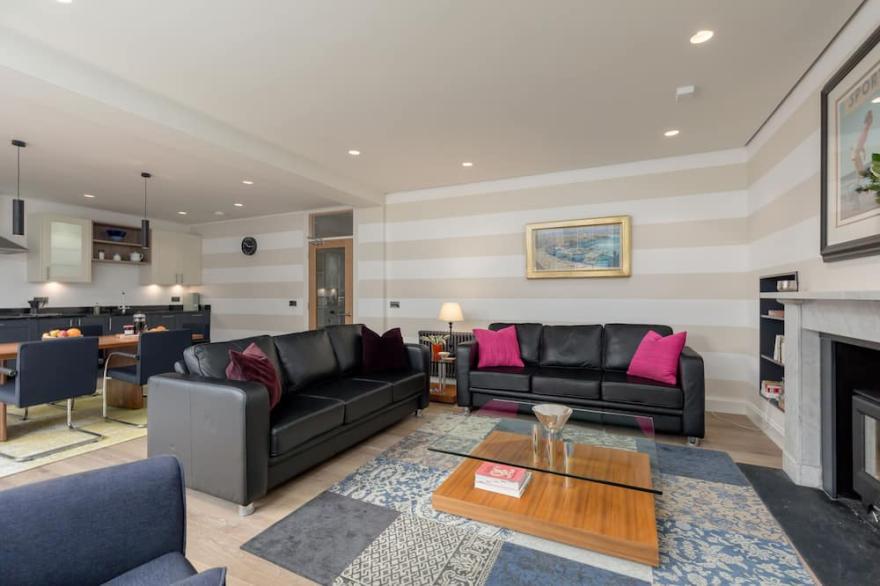Stunning 2 Bed Garden Flat in the heart of Edinburgh's New Town.