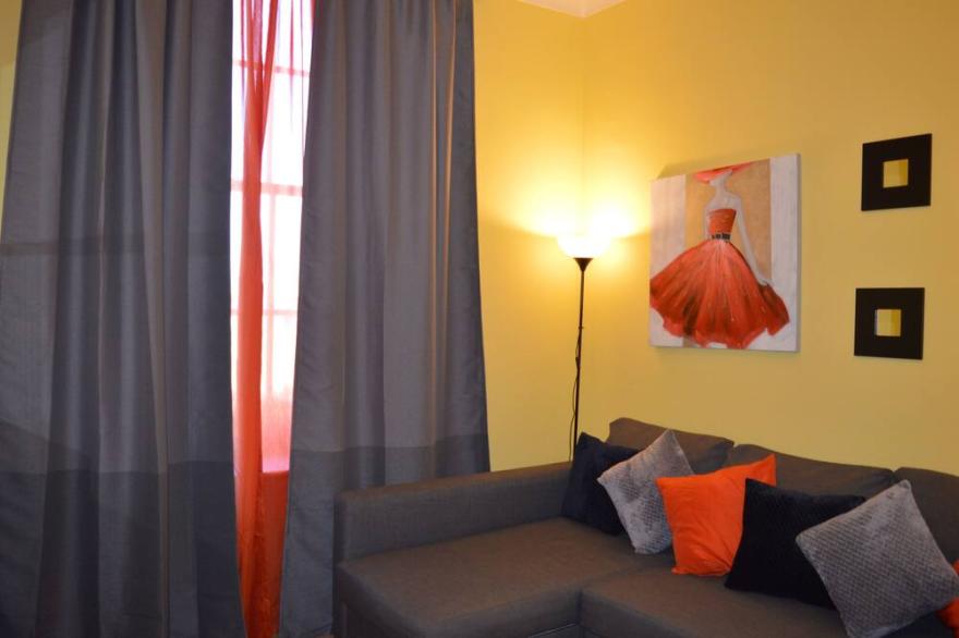 One Bedroom Apartment in the Heart of Edinburgh