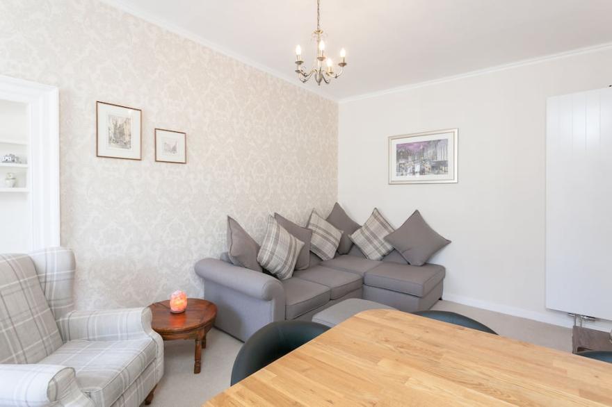 Cosy Clean Royal Mile flat near Edinburgh Castle