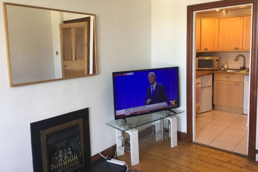 Great Location, 2 Bed Scotstoun/West End Flat